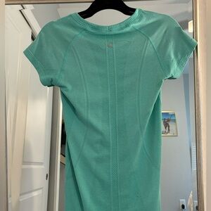 Lululemon Swiftly Tech Short-Sleeve Shirt 2.0